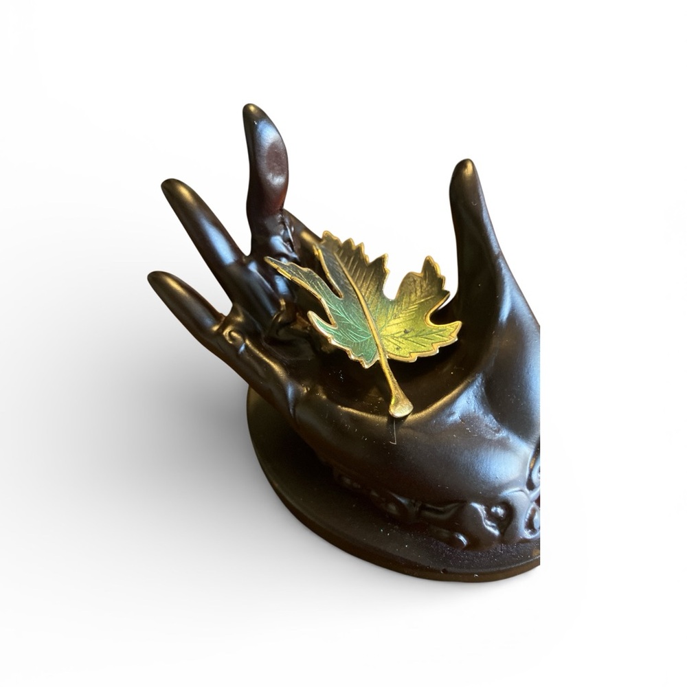 Vintage Enamel & Gold Tone Leaf Brooch - Picture 4 of 6